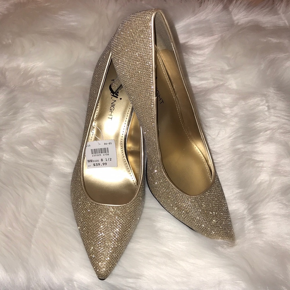 NWT Fioni Night Gold Glitter High Heel Shoes